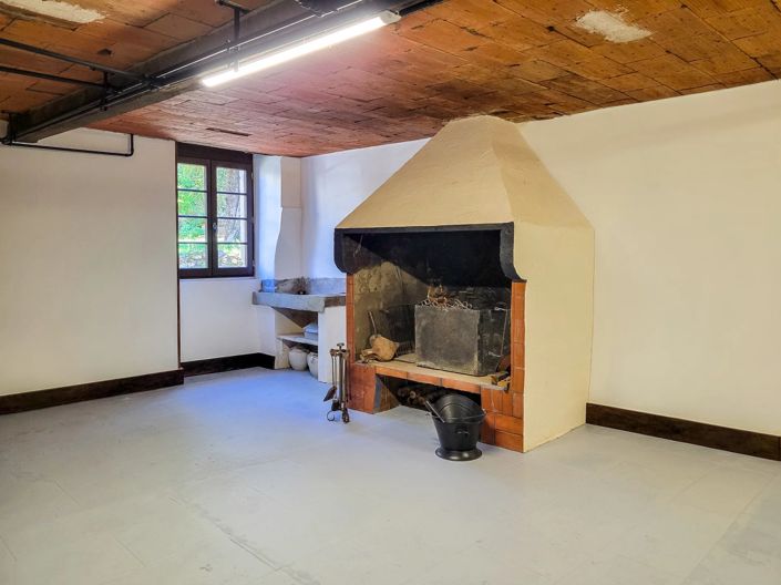 Image No.14-6 Bed House for sale