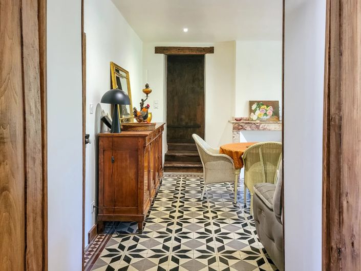 Image No.6-6 Bed House for sale