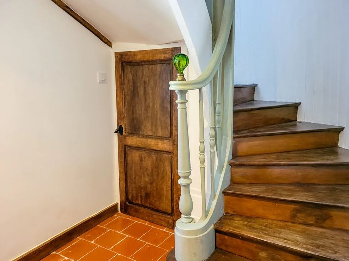 Image No.8-6 Bed House for sale