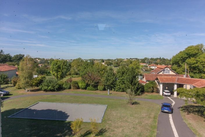 Image No.11-5 Bed House for sale