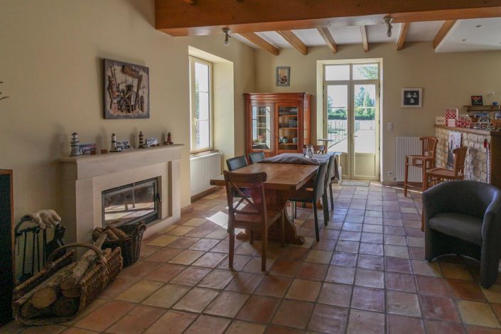 Image No.7-5 Bed House for sale