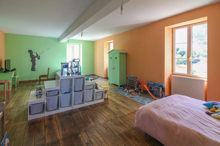 Image No.9-5 Bed House for sale