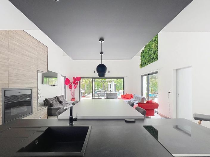 Image No.10-5 Bed House for sale