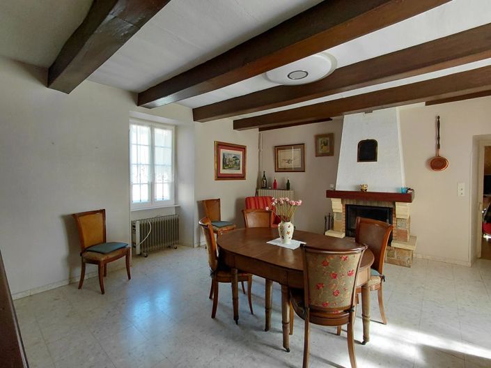 Image No.6-6 Bed House for sale