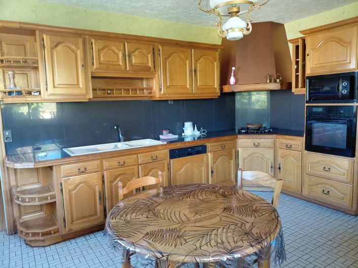 Image No.4-7 Bed House for sale