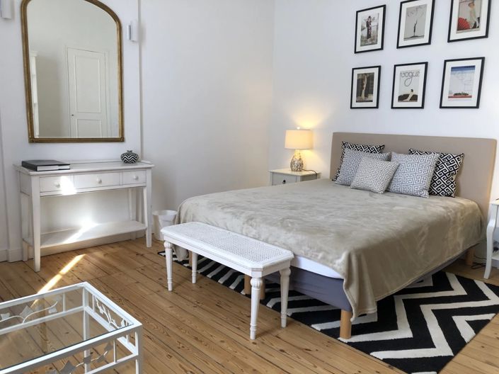 Image No.8-5 Bed House for sale