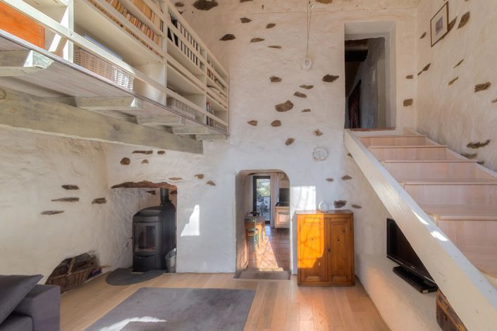 Image No.7-5 Bed House for sale