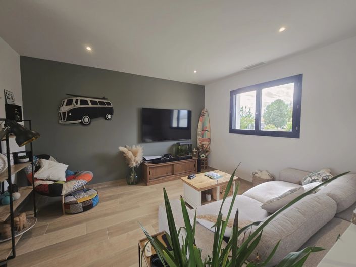 Image No.5-3 Bed House for sale