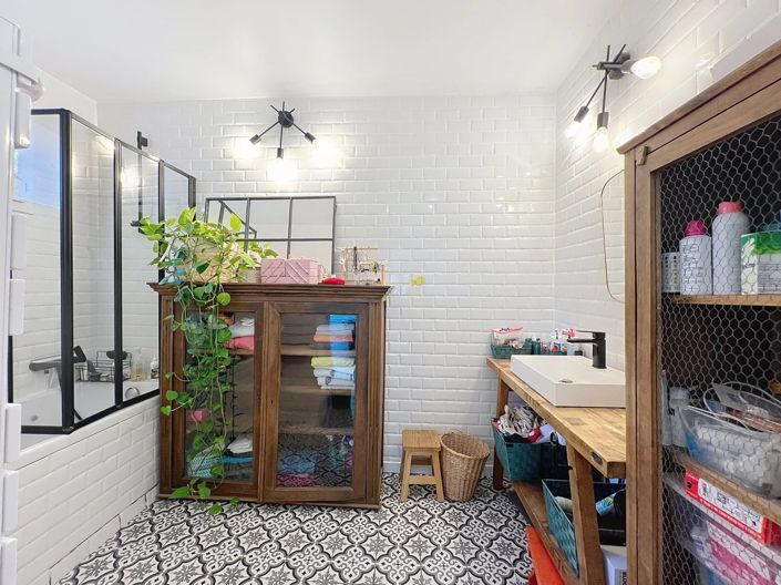 Image No.8-4 Bed House for sale