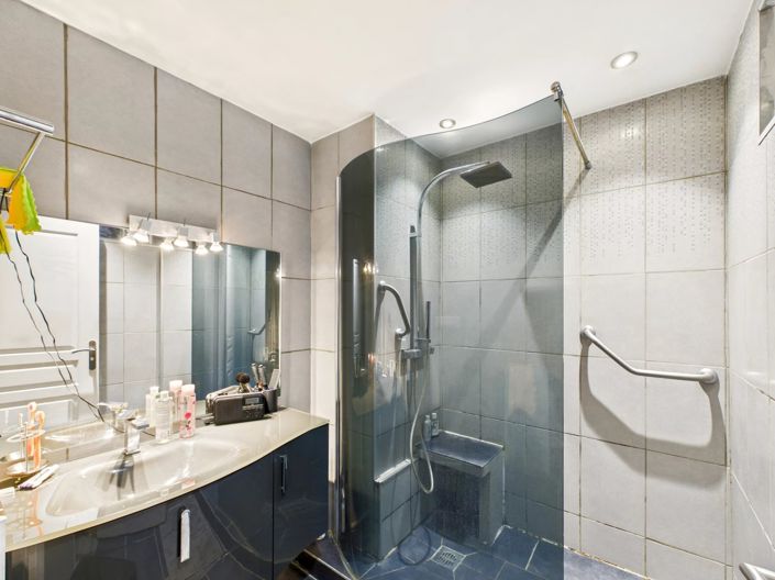 Image No.8-2 Bed Property for sale