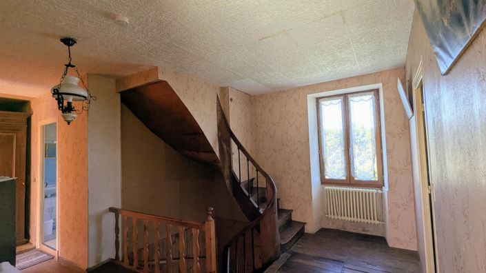 Image No.8-4 Bed Village House for sale