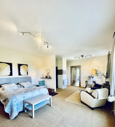 Image No.10-4 Bed Property for sale