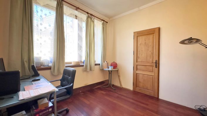 Image No.5-4 Bed House for sale