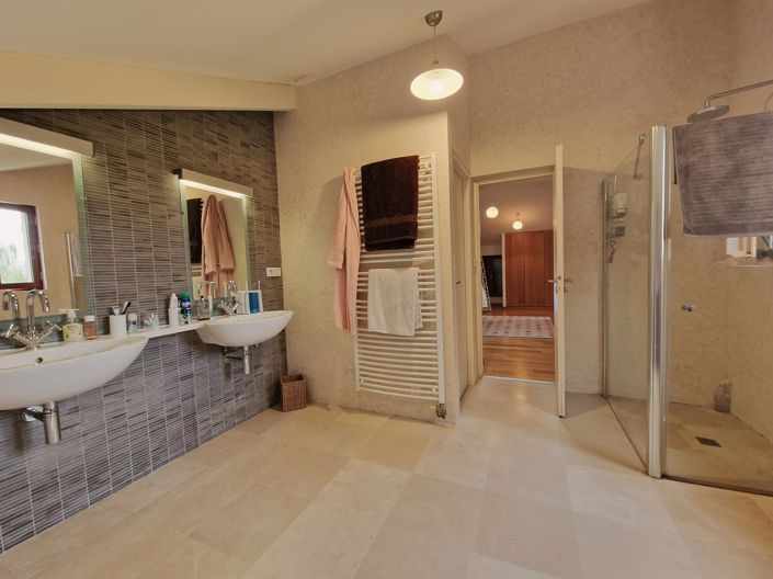 Image No.9-5 Bed Village House for sale