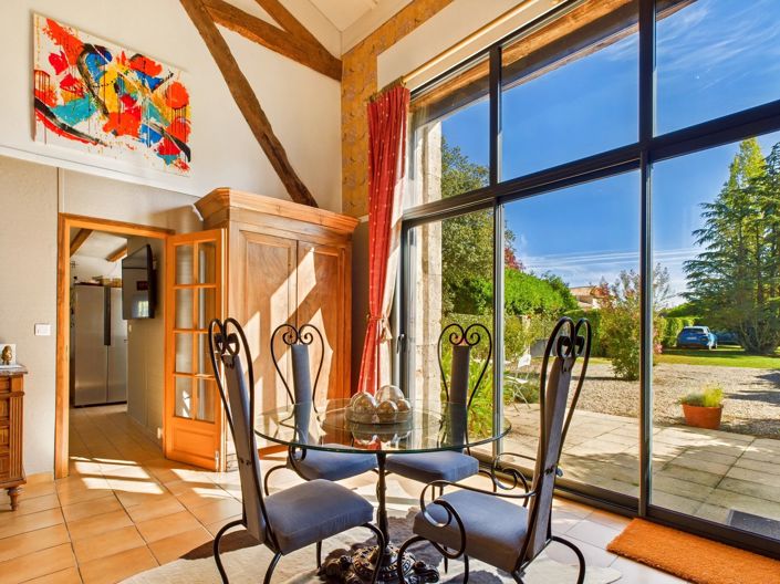 Image No.8-6 Bed House for sale