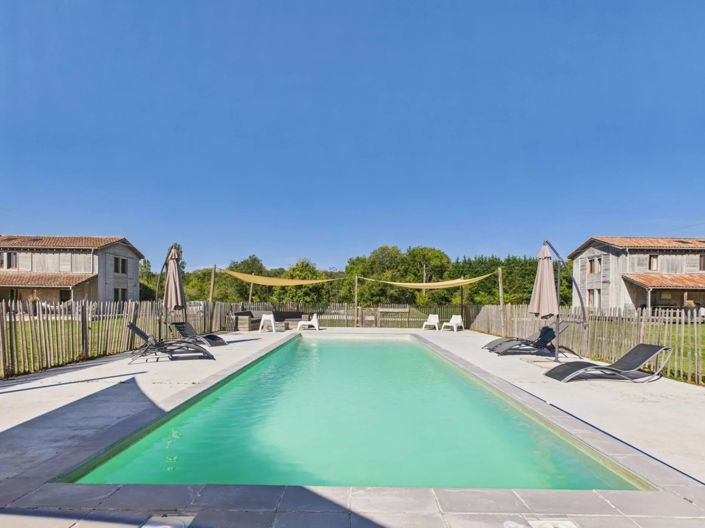 Image No.2-8 Bed House for sale