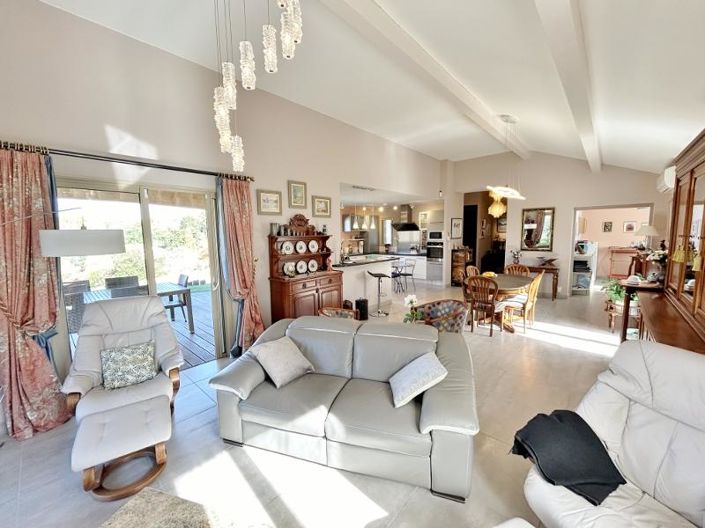 Image No.8-3 Bed House for sale