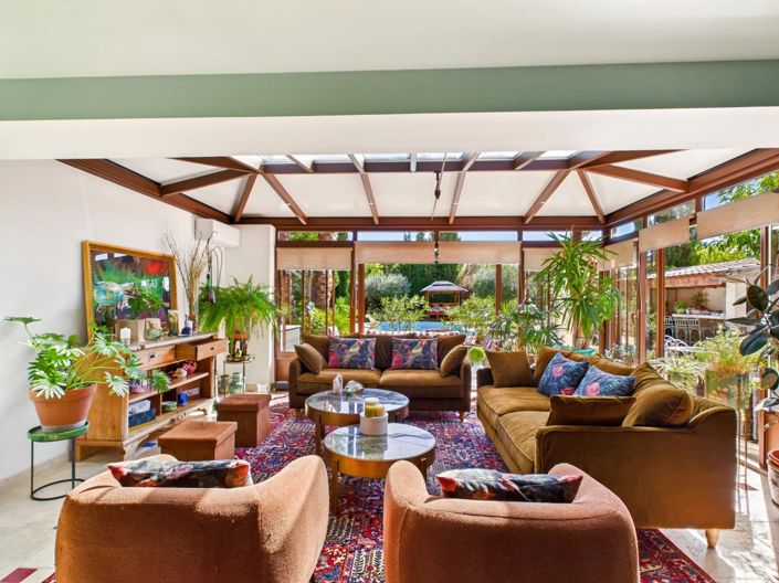 Image No.3-5 Bed House for sale