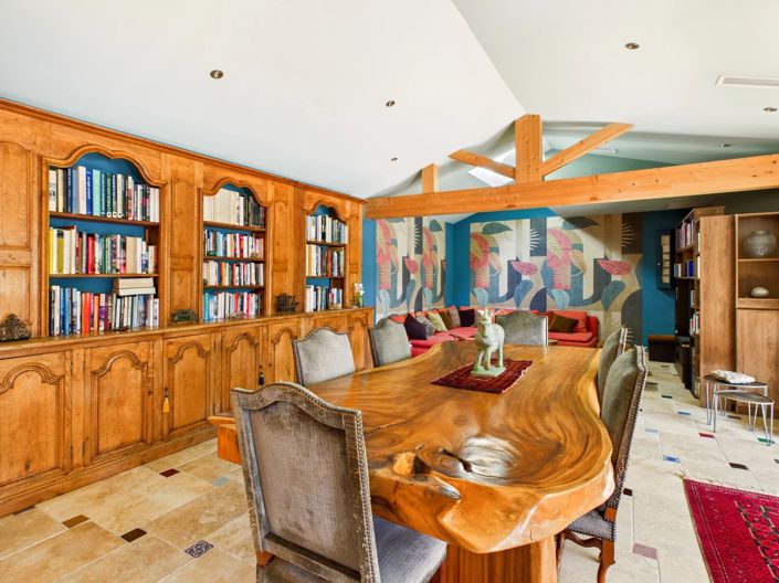 Image No.6-5 Bed House for sale