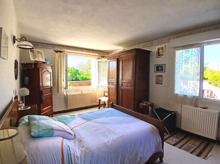 Image No.7-5 Bed House for sale