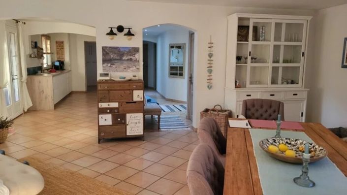 Image No.11-5 Bed House for sale