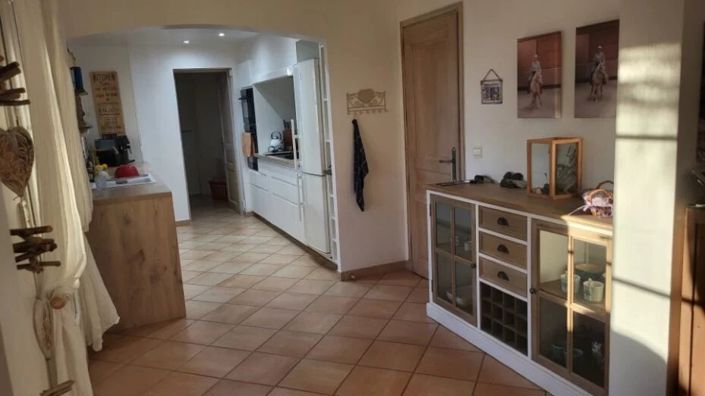 Image No.9-5 Bed House for sale