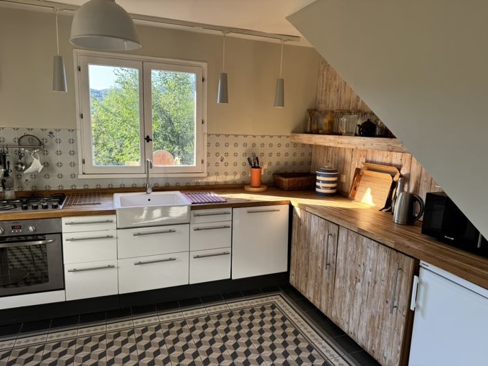 Image No.10-3 Bed House for sale