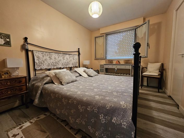 Image No.6-5 Bed House for sale