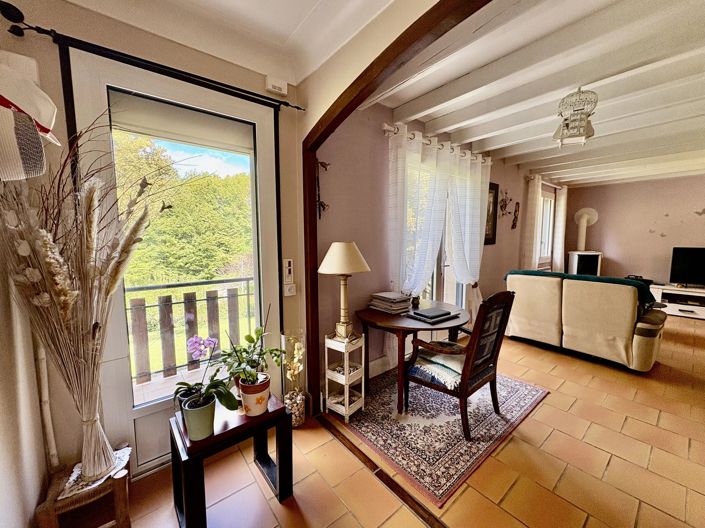 Image No.3-5 Bed House for sale