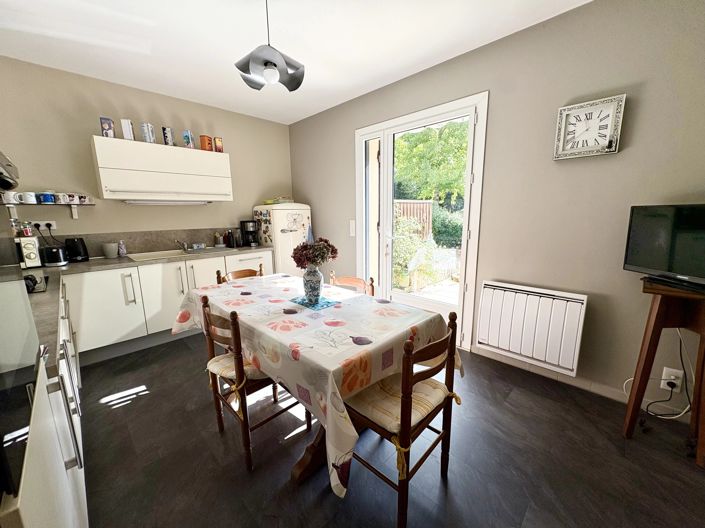 Image No.6-5 Bed House for sale