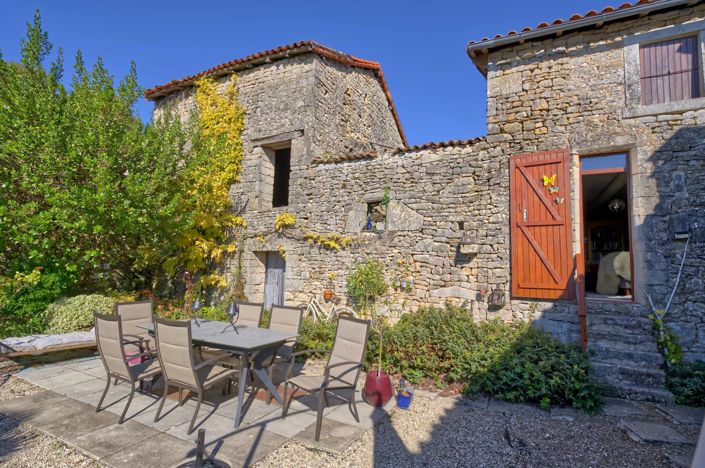 Image No.4-2 Bed Village House for sale