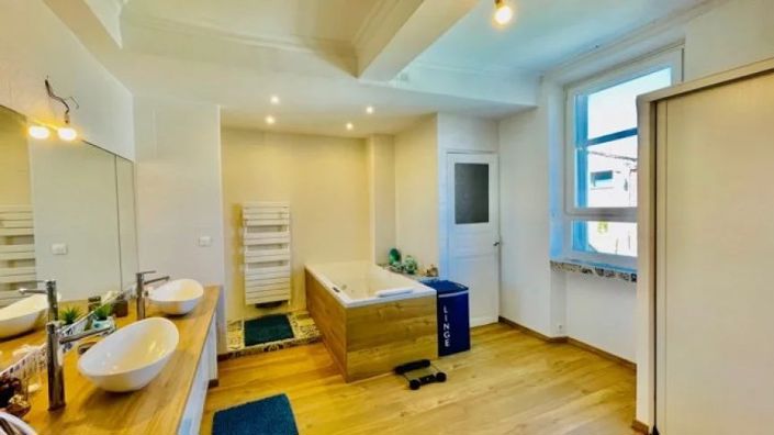 Image No.11-4 Bed House for sale