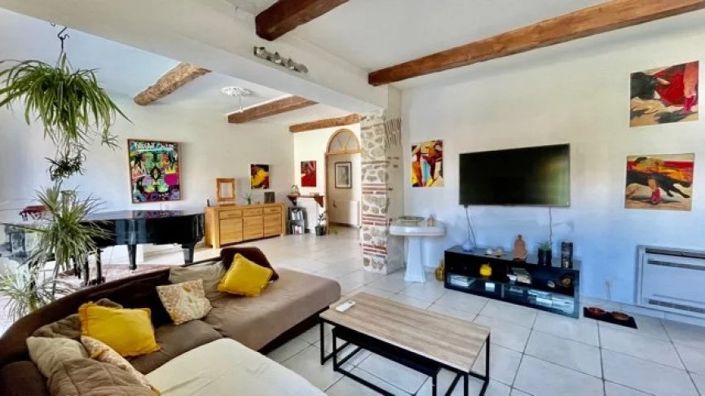 Image No.2-4 Bed House for sale