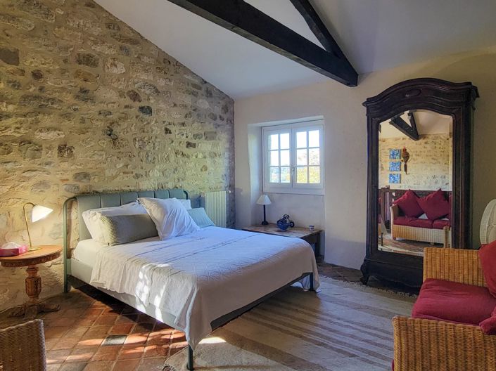 Image No.12-7 Bed House for sale