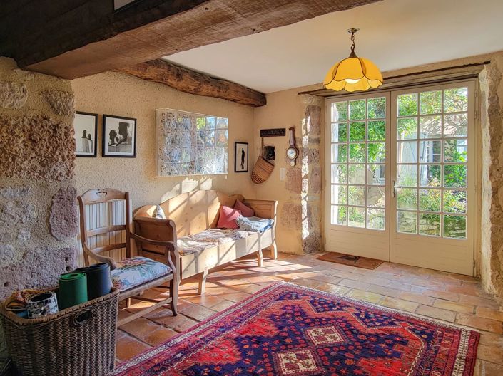 Image No.8-7 Bed House for sale