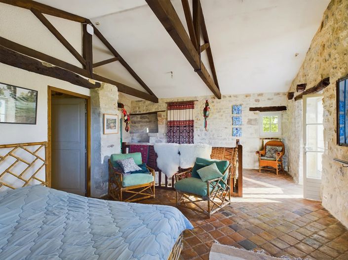 Image No.9-7 Bed House for sale