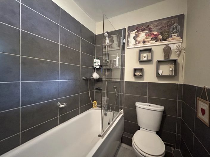 Image No.7-2 Bed House for sale