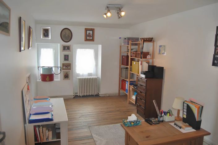 Image No.10-3 Bed House for sale