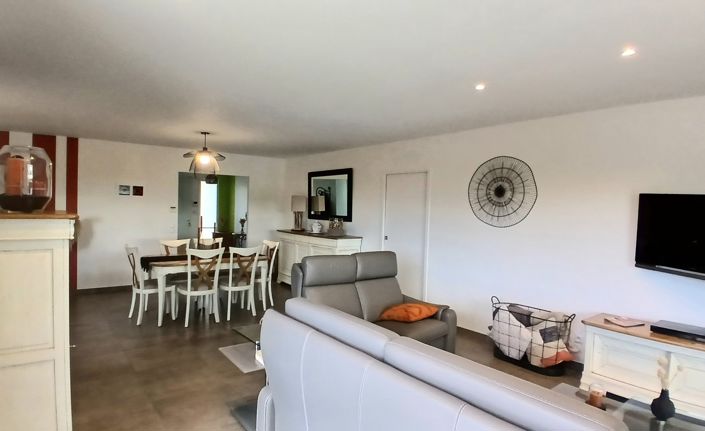 Image No.14-4 Bed House for sale