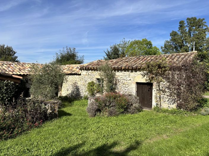 Image No.14-4 Bed Farmhouse for sale