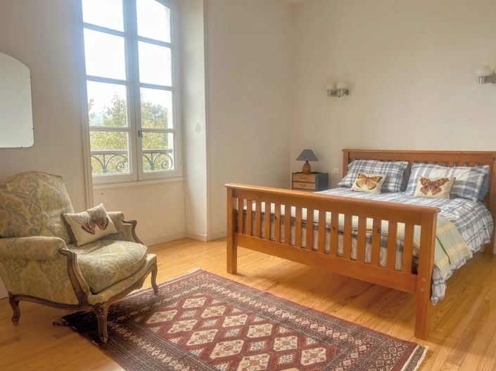 Image No.11-3 Bed House for sale