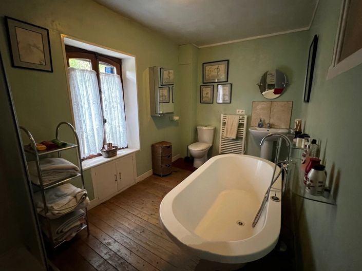 Image No.8-3 Bed House for sale