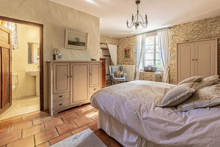 Image No.12-4 Bed House for sale