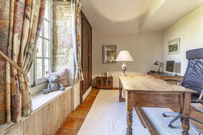 Image No.9-4 Bed House for sale