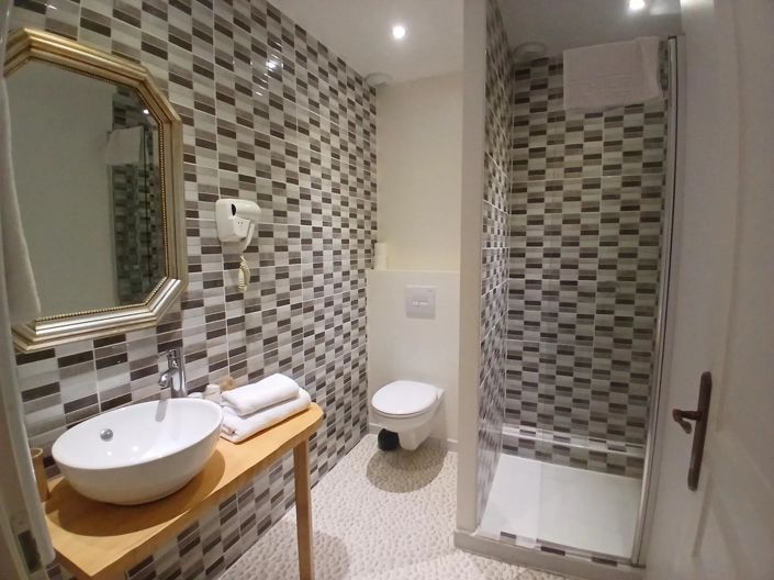 Image No.7-5 Bed House for sale