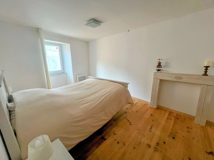 Image No.10-4 Bed House for sale