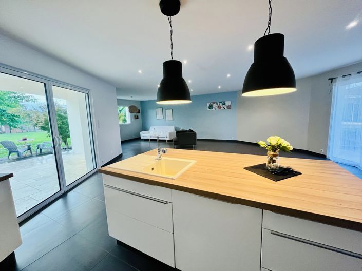 Image No.6-3 Bed Village House for sale