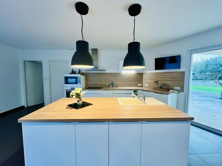 Image No.9-3 Bed Village House for sale