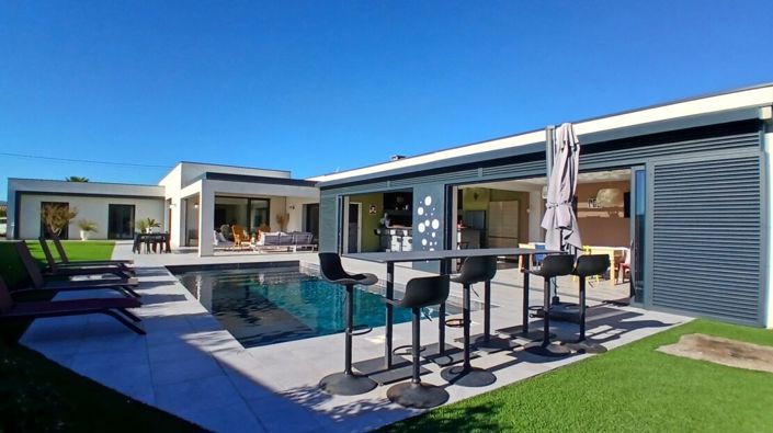 Image No.1-4 Bed House for sale