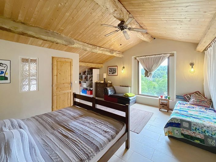 Image No.12-5 Bed House for sale